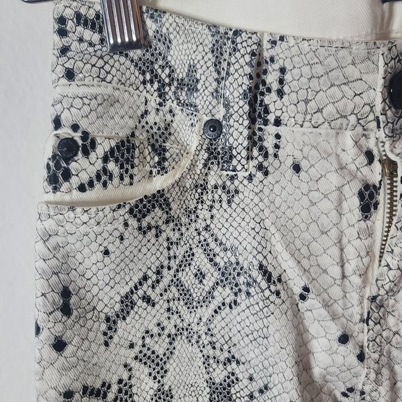 7 For All Man Kind Animal Print Skinny Jeans Petite Size 23 - Picture 4 of 9